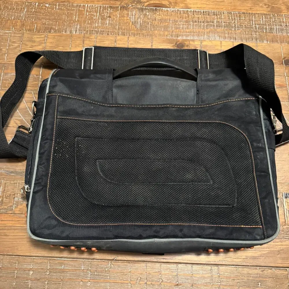 Targus Rugged Laptop Messenger Bag Computer Case Padded Air Mesh Briefcase